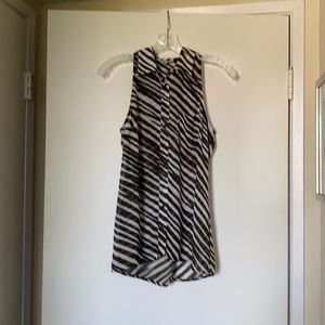 GUESS Sleeveless collared button up blouse Size XS